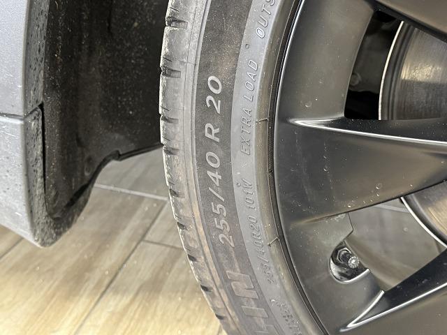 モデルＹ ＲＷＤ　黒革　ガラスルーフ　ナビ　シートヒーター　電動リアゲート　純正アルミホイール　パワーシート　ＬＥＤヘッドライト　ＥＴＣ　ステアリングヒーター　クリアランスソナー（21枚目）