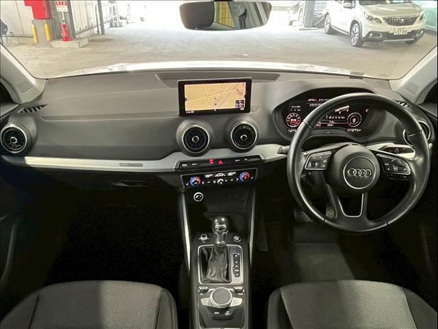 Ｑ２ １．０ＴＦＳＩスポーツ　バーチャルコックピット　ＡｐｐｌｅＣａｒＰｌａｙ　プッシュスタート　ブラインドスポット　シートヒーター　全周囲カメラ　メーカーナビ　アダプティブクルーズコントロール　フルセグ　クリアランスソナー（2枚目）