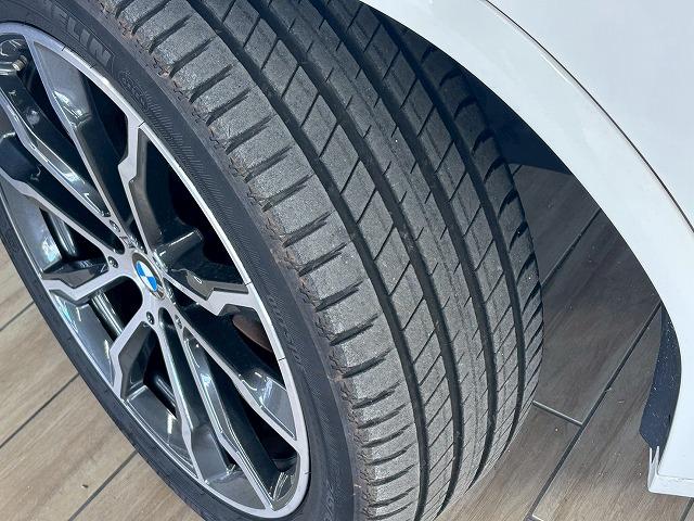 X4 xDrive 20d M Sport メリノレザー/サンルーフ/AppleCarPlay/HUD/フルセグ/パドルシフト/シートヒーター/パワーシート/レザーシート/ヘッドアップディスプレイ/電動リアゲート/クルーズコントロール(74枚目)