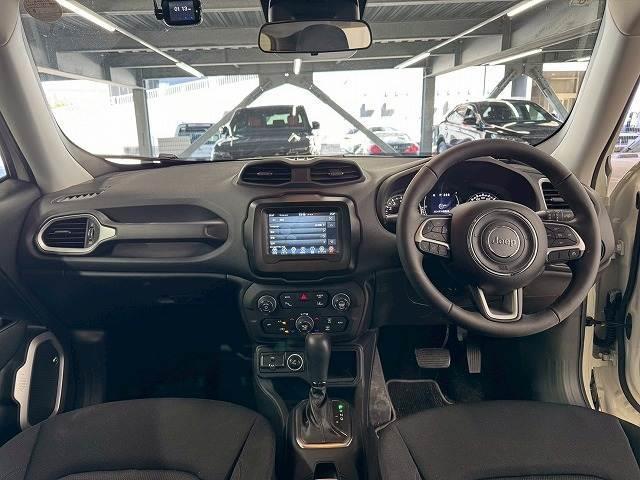 ジープ・レネゲード ロンジチュード　純正ディスプレイオーディオ／ＡｐｐｌｅＣａｒｐｌａｙ／アンドロイドオート／バックカメラ／Ｂｌｕｅｔｏｏｔｈ／ブラインドスポットモニター／レーンキープアシスト／クリアランスソナー（2枚目）