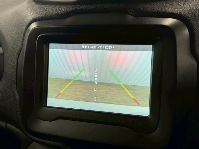 ジープ・レネゲード ロンジチュード　純正ディスプレイオーディオ／ＡｐｐｌｅＣａｒｐｌａｙ／アンドロイドオート／バックカメラ／Ｂｌｕｅｔｏｏｔｈ／ブラインドスポットモニター／レーンキープアシスト／クリアランスソナー（4枚目）