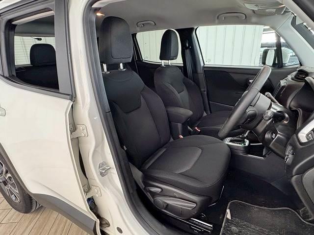 ジープ・レネゲード ロンジチュード　純正ディスプレイオーディオ／ＡｐｐｌｅＣａｒｐｌａｙ／アンドロイドオート／バックカメラ／Ｂｌｕｅｔｏｏｔｈ／ブラインドスポットモニター／レーンキープアシスト／クリアランスソナー（7枚目）