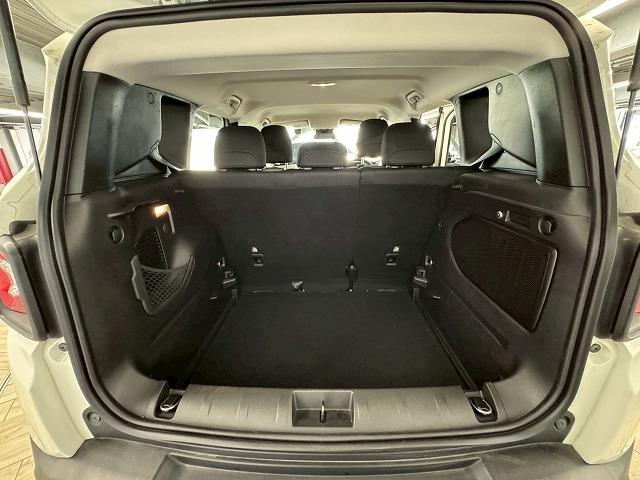ジープ・レネゲード ロンジチュード　純正ディスプレイオーディオ／ＡｐｐｌｅＣａｒｐｌａｙ／アンドロイドオート／バックカメラ／Ｂｌｕｅｔｏｏｔｈ／ブラインドスポットモニター／レーンキープアシスト／クリアランスソナー（34枚目）