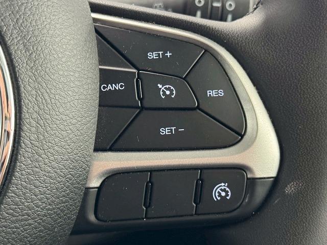 ジープ・レネゲード ロンジチュード　純正ディスプレイオーディオ／ＡｐｐｌｅＣａｒｐｌａｙ／アンドロイドオート／バックカメラ／Ｂｌｕｅｔｏｏｔｈ／ブラインドスポットモニター／レーンキープアシスト／クリアランスソナー（43枚目）