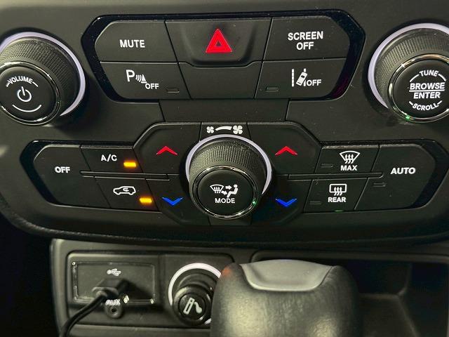 ジープ・レネゲード ロンジチュード　純正ディスプレイオーディオ／ＡｐｐｌｅＣａｒｐｌａｙ／アンドロイドオート／バックカメラ／Ｂｌｕｅｔｏｏｔｈ／ブラインドスポットモニター／レーンキープアシスト／クリアランスソナー（47枚目）