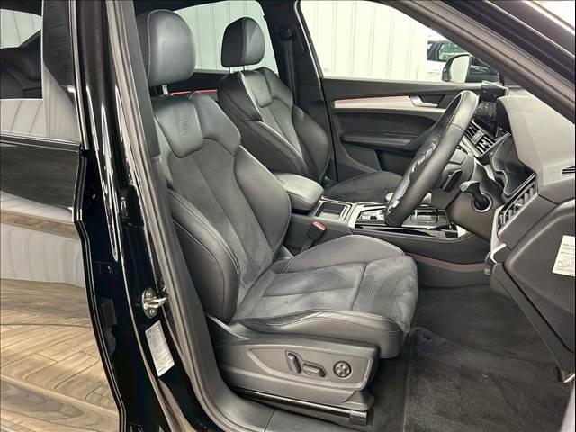 Ｑ５スポーツバック ４０　ＴＤＩ　ｑｕａｔｔｒｏ　Ｓ　ｌｉｎｅ　ＡｐｐｌｅＣａｒＰｌａｙ／ブラックスタイリング／１９インチ／パワーシート／全周囲カメラ／シートヒーター／クリアランスソナー／パーキングアシスト／電動リアゲート／ＵＳＢポート／シートメモリー／ＥＴＣ（5枚目）