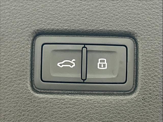 Ｑ５スポーツバック ４０　ＴＤＩ　ｑｕａｔｔｒｏ　Ｓ　ｌｉｎｅ　ＡｐｐｌｅＣａｒＰｌａｙ／ブラックスタイリング／１９インチ／パワーシート／全周囲カメラ／シートヒーター／クリアランスソナー／パーキングアシスト／電動リアゲート／ＵＳＢポート／シートメモリー／ＥＴＣ（9枚目）
