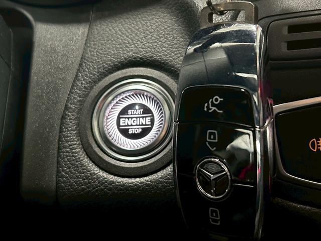 GLC GLC 220 d 4MATIC クーペ AMGライン 全周囲カメラ/アンビエントライト/フルセグ/エアサス/パワーシート/シートヒーター/スマートキー/クリアランスソナー/パーキングアシスト/レーンキープアシスト/ブラインドアシスト/クルコン/LED(43枚目)