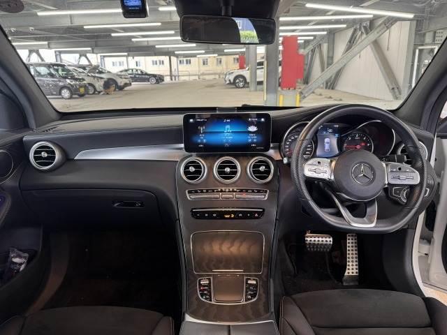 GLC GLC 220 d 4MATIC クーペ AMGライン パノラマサンルーフ/ブラインドスポットモニター/フルセグTV/全周囲カメラ/アダプティブクルーズコントロール/パドルシフト/シートシーター/パワーシート/パワーバックドア/LEDヘッドライト/(3枚目)