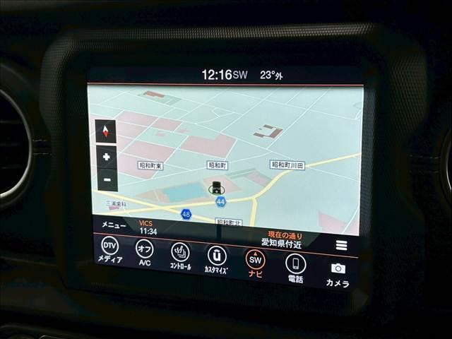 ジープ・ラングラーアンリミテッド サハラ　ＡｐｐｌｅＣａｒｐｌａｙ／フルセグ／アダプティブクルーズコントロール／シートヒーター／ステアリングヒーター／ブラインドスポット／バックモニター／サイドカメラ／純正ナビ／サイドステップ／プッシュスタート（3枚目）