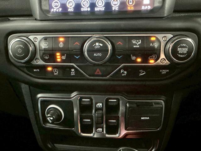 ジープ・ラングラーアンリミテッド サハラ　ＡｐｐｌｅＣａｒｐｌａｙ／フルセグ／アダプティブクルーズコントロール／シートヒーター／ステアリングヒーター／ブラインドスポット／バックモニター／サイドカメラ／純正ナビ／サイドステップ／プッシュスタート（34枚目）