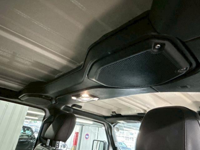 ジープ・ラングラーアンリミテッド サハラ　ＡｐｐｌｅＣａｒｐｌａｙ／フルセグ／アダプティブクルーズコントロール／シートヒーター／ステアリングヒーター／ブラインドスポット／バックモニター／サイドカメラ／純正ナビ／サイドステップ／プッシュスタート（58枚目）