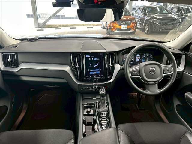 ＸＣ６０ Ｄ４　ＡＷＤ　Ｍｏｍｅｎｔｕｍ　ＡｐｐｌｅＣａｒＰｌａｙ／電動リアゲート／シートヒーター／オートエアコン／パワーシート／シートメモリー／全周囲カメラ／パーキングアシスト／ブラインドアシスト／フルセグ／ＵＳＢポート／クルーズコントロー（2枚目）