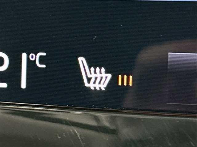 ＸＣ６０ Ｄ４　ＡＷＤ　Ｍｏｍｅｎｔｕｍ　ＡｐｐｌｅＣａｒＰｌａｙ／電動リアゲート／シートヒーター／オートエアコン／パワーシート／シートメモリー／全周囲カメラ／パーキングアシスト／ブラインドアシスト／フルセグ／ＵＳＢポート／クルーズコントロー（8枚目）