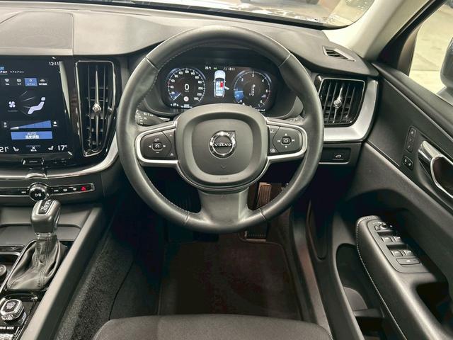 ＸＣ６０ Ｄ４　ＡＷＤ　Ｍｏｍｅｎｔｕｍ　ＡｐｐｌｅＣａｒＰｌａｙ／電動リアゲート／シートヒーター／オートエアコン／パワーシート／シートメモリー／全周囲カメラ／パーキングアシスト／ブラインドアシスト／フルセグ／ＵＳＢポート／クルーズコントロー（21枚目）
