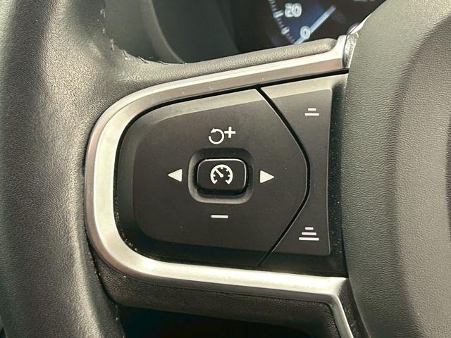 ＸＣ６０ Ｄ４　ＡＷＤ　Ｍｏｍｅｎｔｕｍ　ＡｐｐｌｅＣａｒＰｌａｙ／電動リアゲート／シートヒーター／オートエアコン／パワーシート／シートメモリー／全周囲カメラ／パーキングアシスト／ブラインドアシスト／フルセグ／ＵＳＢポート／クルーズコントロー（25枚目）