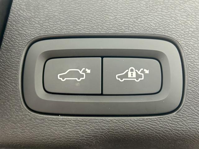 ＸＣ６０ Ｄ４　ＡＷＤ　Ｍｏｍｅｎｔｕｍ　ＡｐｐｌｅＣａｒＰｌａｙ／電動リアゲート／シートヒーター／オートエアコン／パワーシート／シートメモリー／全周囲カメラ／パーキングアシスト／ブラインドアシスト／フルセグ／ＵＳＢポート／クルーズコントロー（59枚目）