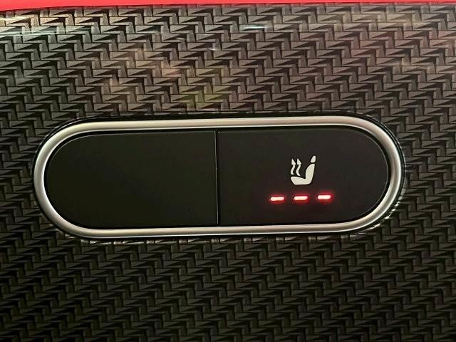 GLB GLB200d 4マチック AMGライン 全周囲カメラ/フルセグ/シートヒーター/ブラインドスポット/パワーテールゲート/アダプティブクルーズコントロール/LEDヘッドライト/パドルシフト/メーカーナビ/ETC/プッシュスタート/純正アルミ(9枚目)