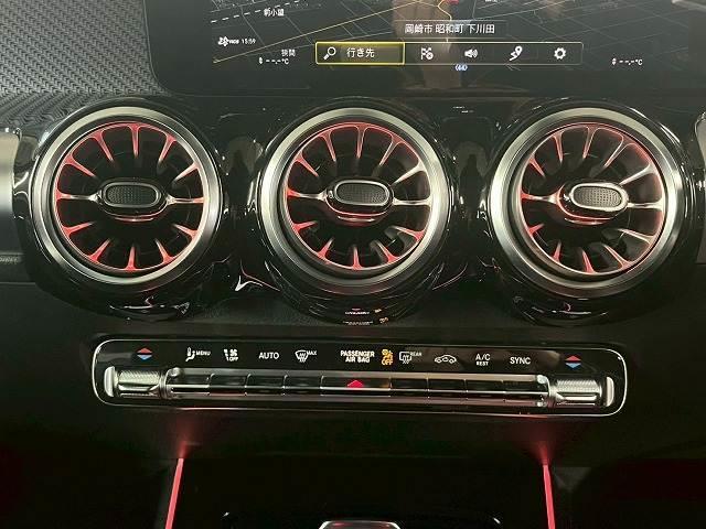 GLB GLB200d 4マチック AMGライン 全周囲カメラ/フルセグ/シートヒーター/ブラインドスポット/パワーテールゲート/アダプティブクルーズコントロール/LEDヘッドライト/パドルシフト/メーカーナビ/ETC/プッシュスタート/純正アルミ(11枚目)