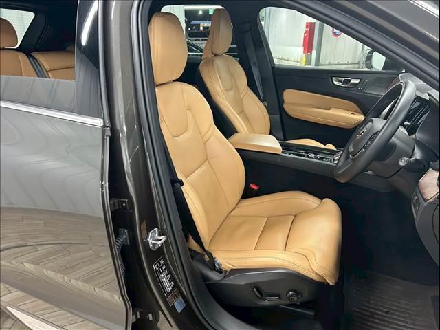 XC60 B5 AWD インスクリプション AppleCarPlay/ハーマンカードン/ベージュ革/シートヒーター/シートエアコン/ステアリングヒーター/全周囲カメラ/クルーズコントロール/フルセグ/パーキングアシスト/パワーシート/(7枚目)