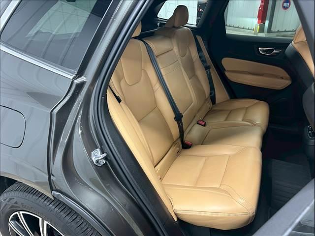 XC60 B5 AWD インスクリプション AppleCarPlay/ハーマンカードン/ベージュ革/シートヒーター/シートエアコン/ステアリングヒーター/全周囲カメラ/クルーズコントロール/フルセグ/パーキングアシスト/パワーシート/(8枚目)