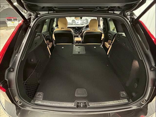 XC60 B5 AWD インスクリプション AppleCarPlay/ハーマンカードン/ベージュ革/シートヒーター/シートエアコン/ステアリングヒーター/全周囲カメラ/クルーズコントロール/フルセグ/パーキングアシスト/パワーシート/(18枚目)