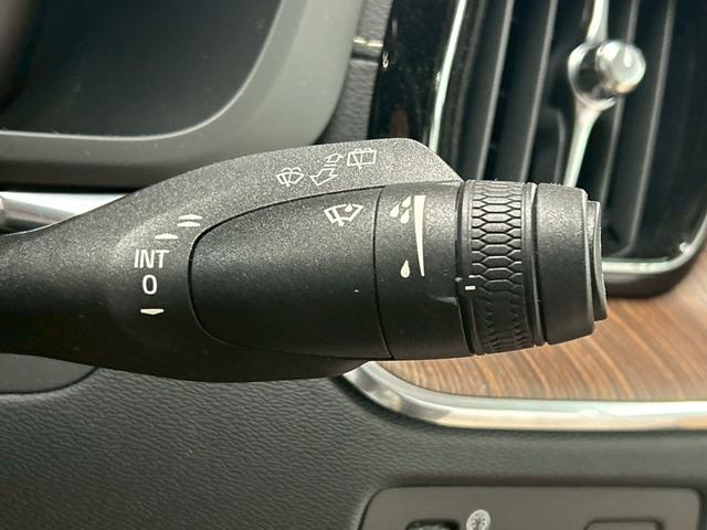 XC60 B5 AWD インスクリプション AppleCarPlay/ハーマンカードン/ベージュ革/シートヒーター/シートエアコン/ステアリングヒーター/全周囲カメラ/クルーズコントロール/フルセグ/パーキングアシスト/パワーシート/(39枚目)