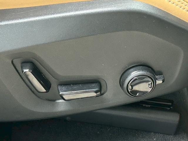 XC60 B5 AWD インスクリプション AppleCarPlay/ハーマンカードン/ベージュ革/シートヒーター/シートエアコン/ステアリングヒーター/全周囲カメラ/クルーズコントロール/フルセグ/パーキングアシスト/パワーシート/(52枚目)