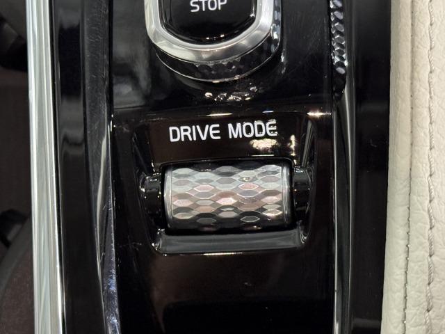 XC90 T5 AWD モーメンタム AppleCarPlay/フルセグTV/全周囲カメラ/ブラインドスポットモニター/シートヒーター/アダプティブクルーズコントロール/ステアリングスイッチ/メモリーシート/パワーシート/パワーバックドア(38枚目)