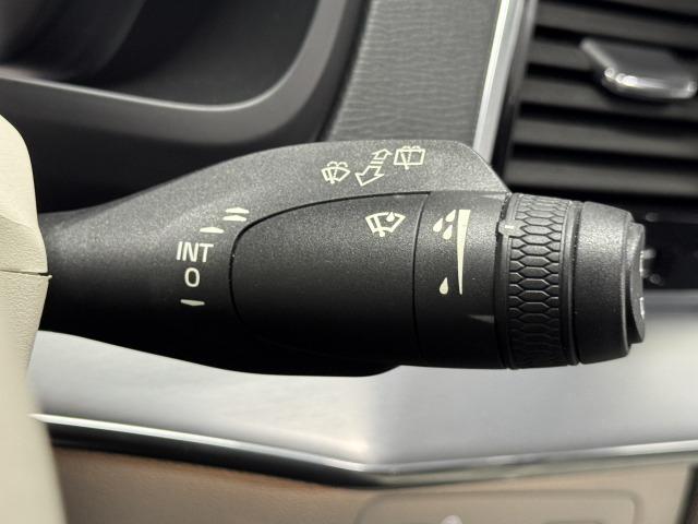 XC90 T5 AWD モーメンタム AppleCarPlay/フルセグTV/全周囲カメラ/ブラインドスポットモニター/シートヒーター/アダプティブクルーズコントロール/ステアリングスイッチ/メモリーシート/パワーシート/パワーバックドア(49枚目)