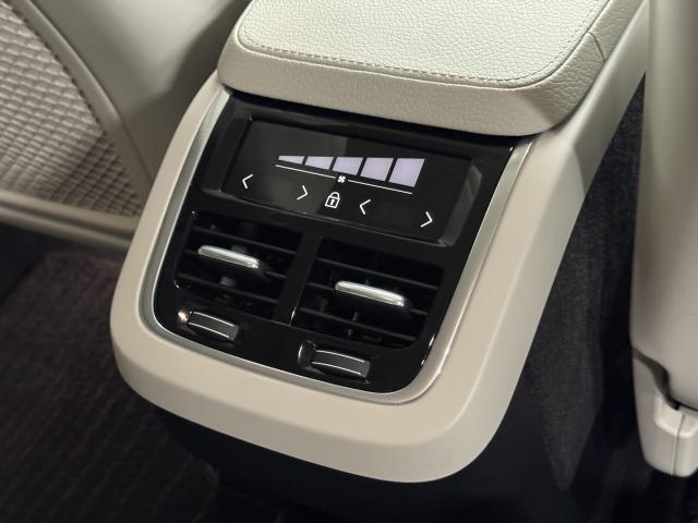 XC90 T5 AWD モーメンタム AppleCarPlay/フルセグTV/全周囲カメラ/ブラインドスポットモニター/シートヒーター/アダプティブクルーズコントロール/ステアリングスイッチ/メモリーシート/パワーシート/パワーバックドア(57枚目)