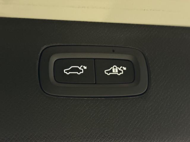 XC90 T5 AWD モーメンタム AppleCarPlay/フルセグTV/全周囲カメラ/ブラインドスポットモニター/シートヒーター/アダプティブクルーズコントロール/ステアリングスイッチ/メモリーシート/パワーシート/パワーバックドア(60枚目)