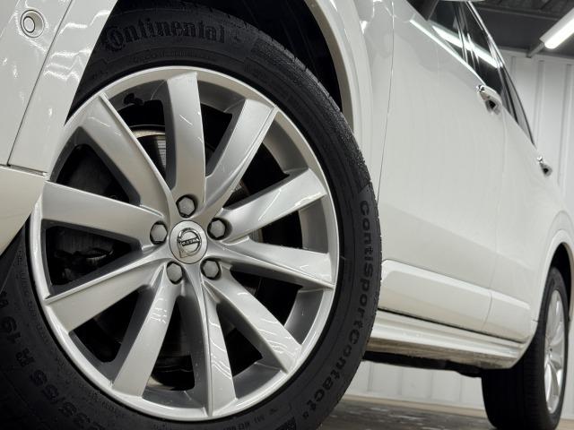 XC90 T5 AWD モーメンタム AppleCarPlay/フルセグTV/全周囲カメラ/ブラインドスポットモニター/シートヒーター/アダプティブクルーズコントロール/ステアリングスイッチ/メモリーシート/パワーシート/パワーバックドア(71枚目)