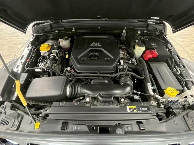 ジープ・ラングラーアンリミテッド サハラ　アルティテュード　限定２１０台／１オーナー／黒革／シートヒーター／ＡｐｐｌｅＣａｒＰｌａｙ／ブラインドスポット／アダプティブクルーズコントロール／ステアリングヒーター／バックモニター／サイドカメラ／フロントカメラ（12枚目）