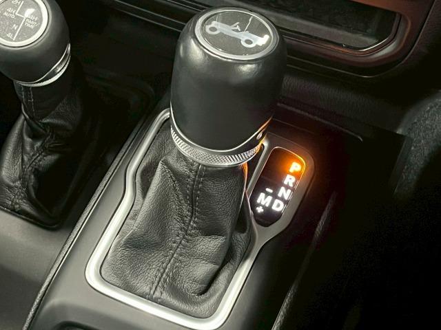 ジープ・ラングラーアンリミテッド サハラ　アルティテュード　限定２１０台／１オーナー／黒革／シートヒーター／ＡｐｐｌｅＣａｒＰｌａｙ／ブラインドスポット／アダプティブクルーズコントロール／ステアリングヒーター／バックモニター／サイドカメラ／フロントカメラ（44枚目）