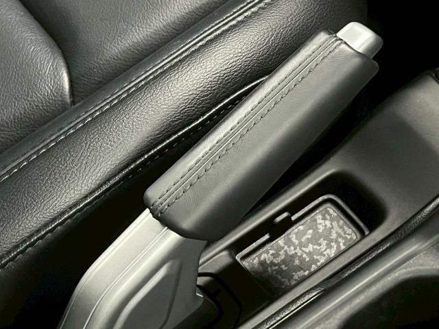 ジープ・ラングラーアンリミテッド サハラ　アルティテュード　限定２１０台／１オーナー／黒革／シートヒーター／ＡｐｐｌｅＣａｒＰｌａｙ／ブラインドスポット／アダプティブクルーズコントロール／ステアリングヒーター／バックモニター／サイドカメラ／フロントカメラ（45枚目）