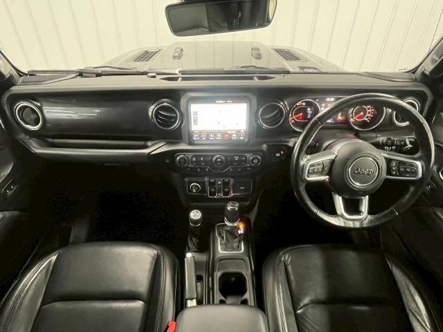 ジープ・ラングラーアンリミテッド サハラ　アルティテュード　限定２１０台／１オーナー／黒革／シートヒーター／ＡｐｐｌｅＣａｒＰｌａｙ／ブラインドスポット／アダプティブクルーズコントロール／ステアリングヒーター／バックモニター／サイドカメラ／フロントカメラ（54枚目）