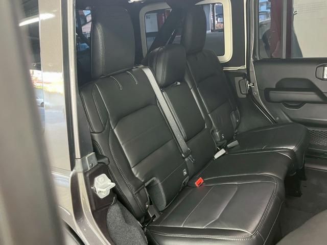 ジープ・ラングラーアンリミテッド サハラ　アルティテュード　限定２１０台／１オーナー／黒革／シートヒーター／ＡｐｐｌｅＣａｒＰｌａｙ／ブラインドスポット／アダプティブクルーズコントロール／ステアリングヒーター／バックモニター／サイドカメラ／フロントカメラ（56枚目）