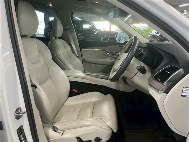 ＸＣ９０ Ｂ６　ＡＷＤ　インスクリプション　Ｂｏｗｅｒ＆Ｗｉｌｌｋｉｎｓ／ＡｐｐｌｅＣａｒＰｌａｙ／ベンチレーション／サンルーフ／レーダークルーズコントロール／シートヒーター／ステアリングヒーター／パワーシート／パワーバックドア（6枚目）