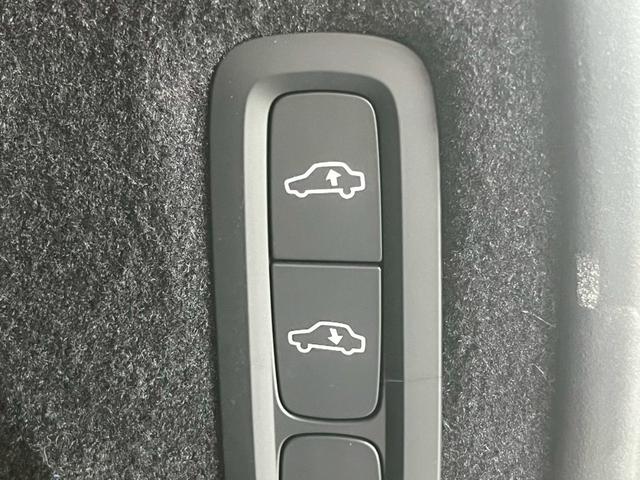 ＸＣ９０ Ｂ６　ＡＷＤ　インスクリプション　Ｂｏｗｅｒ＆Ｗｉｌｌｋｉｎｓ／ＡｐｐｌｅＣａｒＰｌａｙ／ベンチレーション／サンルーフ／レーダークルーズコントロール／シートヒーター／ステアリングヒーター／パワーシート／パワーバックドア（68枚目）