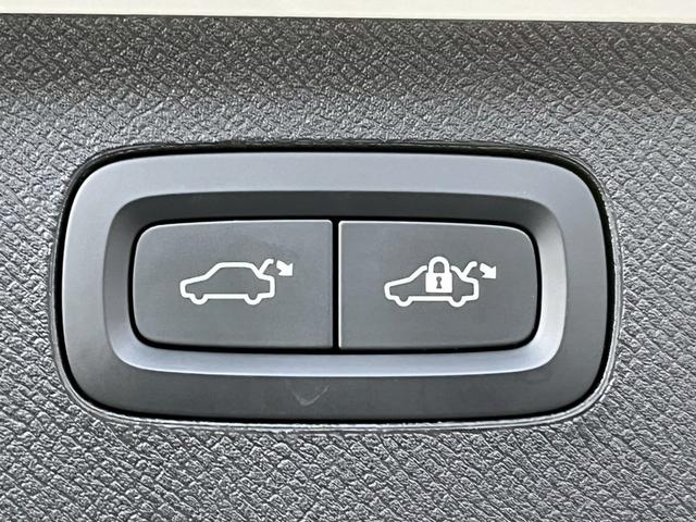 ＸＣ９０ Ｂ６　ＡＷＤ　インスクリプション　Ｂｏｗｅｒ＆Ｗｉｌｌｋｉｎｓ／ＡｐｐｌｅＣａｒＰｌａｙ／ベンチレーション／サンルーフ／レーダークルーズコントロール／シートヒーター／ステアリングヒーター／パワーシート／パワーバックドア（69枚目）