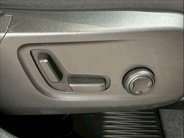 ＸＣ４０ Ｂ３　モメンタム　ＡｐｐｌｅＣａｒｐｌａｙ／全周囲カメラ／フルセグ／ブラインドスポット／アダプティブクルーズコントロール／シートヒーター／ステアリングヒーター／パワーテールゲート／ＬＥＤヘッドライト／パワーシート（9枚目）