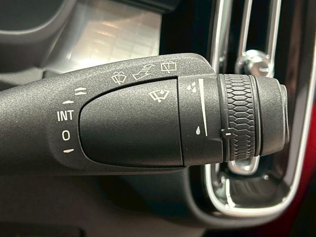 ＸＣ４０ Ｂ３　モメンタム　ＡｐｐｌｅＣａｒｐｌａｙ／全周囲カメラ／フルセグ／ブラインドスポット／アダプティブクルーズコントロール／シートヒーター／ステアリングヒーター／パワーテールゲート／ＬＥＤヘッドライト／パワーシート（27枚目）