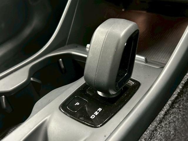 ＸＣ４０ Ｂ３　モメンタム　ＡｐｐｌｅＣａｒｐｌａｙ／全周囲カメラ／フルセグ／ブラインドスポット／アダプティブクルーズコントロール／シートヒーター／ステアリングヒーター／パワーテールゲート／ＬＥＤヘッドライト／パワーシート（30枚目）