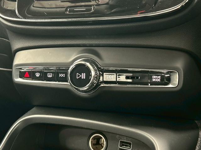 ＸＣ４０ Ｂ３　モメンタム　ＡｐｐｌｅＣａｒｐｌａｙ／全周囲カメラ／フルセグ／ブラインドスポット／アダプティブクルーズコントロール／シートヒーター／ステアリングヒーター／パワーテールゲート／ＬＥＤヘッドライト／パワーシート（35枚目）