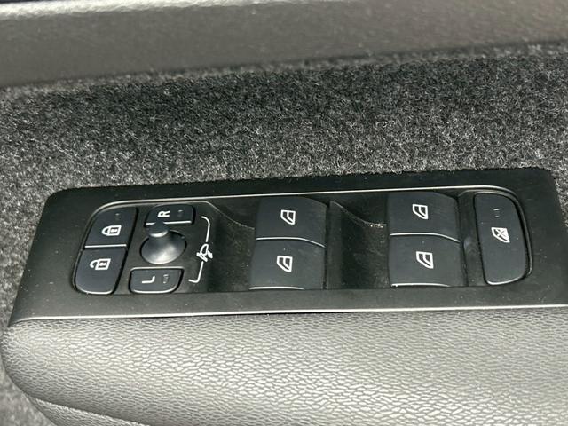 ＸＣ４０ Ｂ３　モメンタム　ＡｐｐｌｅＣａｒｐｌａｙ／全周囲カメラ／フルセグ／ブラインドスポット／アダプティブクルーズコントロール／シートヒーター／ステアリングヒーター／パワーテールゲート／ＬＥＤヘッドライト／パワーシート（39枚目）