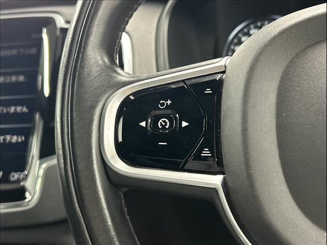 ＸＣ９０ Ｔ６　ＡＷＤ　インスクリプション　サンルーフ／黒革シート／ベンチレーション／シートヒーター／ステアリングヒーター／全周囲カメラ／ＡｐｐｌｅＣａｒＰｌａｙ／ブラインドスポット／パワーテールゲート／フルセグ／ヘッドアップディスプレイ（11枚目）