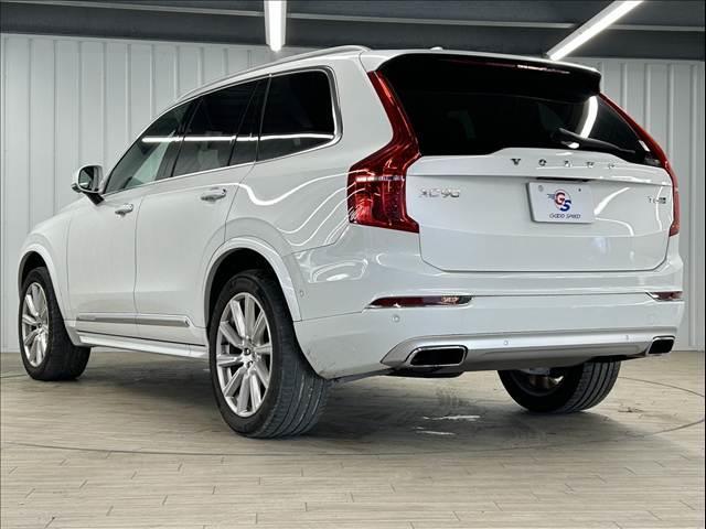 ＸＣ９０ Ｔ６　ＡＷＤ　インスクリプション　サンルーフ／黒革シート／ベンチレーション／シートヒーター／ステアリングヒーター／全周囲カメラ／ＡｐｐｌｅＣａｒＰｌａｙ／ブラインドスポット／パワーテールゲート／フルセグ／ヘッドアップディスプレイ（17枚目）