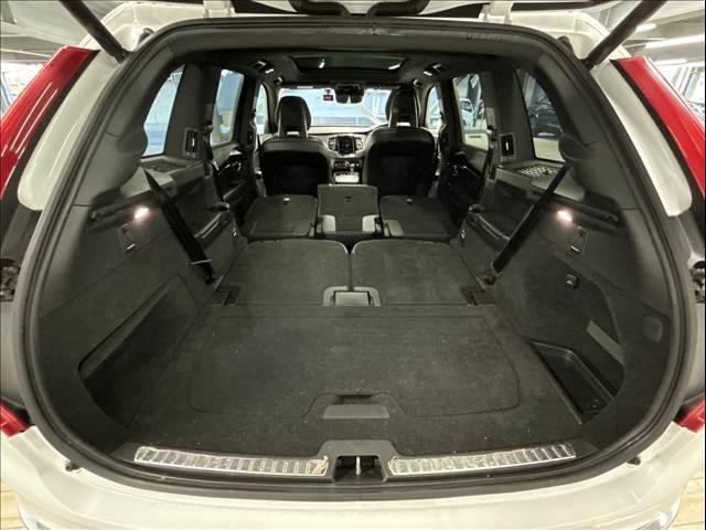 ＸＣ９０ Ｔ６　ＡＷＤ　インスクリプション　サンルーフ／黒革シート／ベンチレーション／シートヒーター／ステアリングヒーター／全周囲カメラ／ＡｐｐｌｅＣａｒＰｌａｙ／ブラインドスポット／パワーテールゲート／フルセグ／ヘッドアップディスプレイ（18枚目）