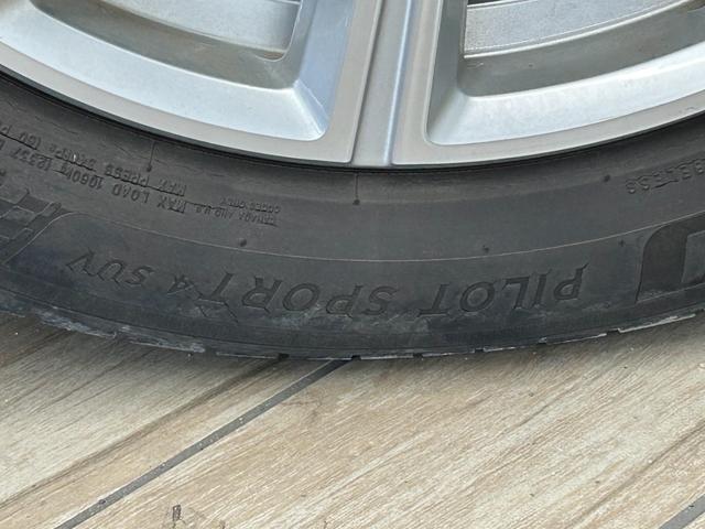 ＸＣ９０ Ｔ６　ＡＷＤ　インスクリプション　サンルーフ／黒革シート／ベンチレーション／シートヒーター／ステアリングヒーター／全周囲カメラ／ＡｐｐｌｅＣａｒＰｌａｙ／ブラインドスポット／パワーテールゲート／フルセグ／ヘッドアップディスプレイ（23枚目）